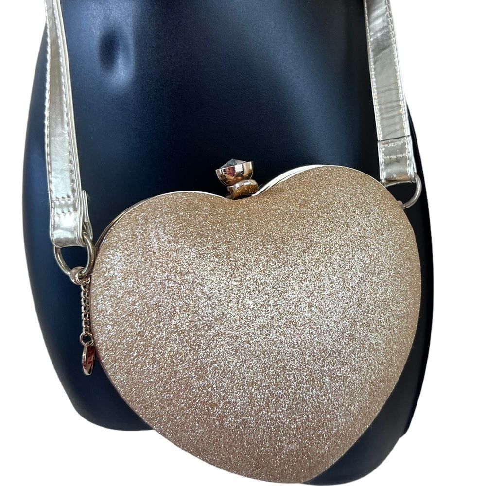 American Girl Gold Glitter Heart Shaped Purse - Picture 16 of 16